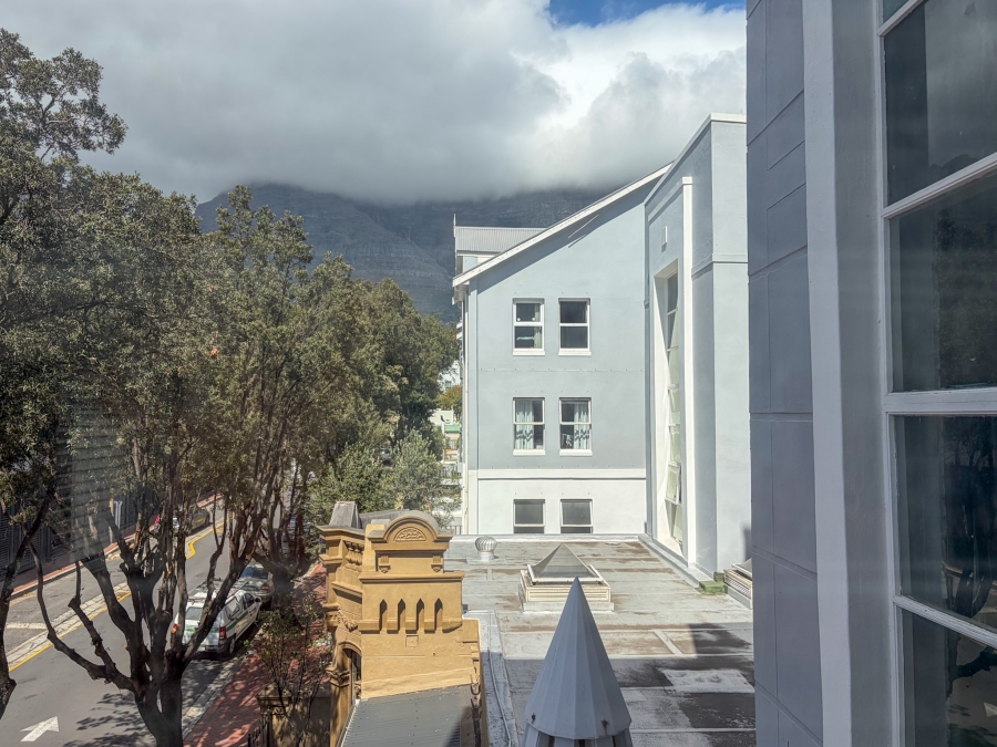 1 Bedroom Property for Sale in Oranjezicht Western Cape